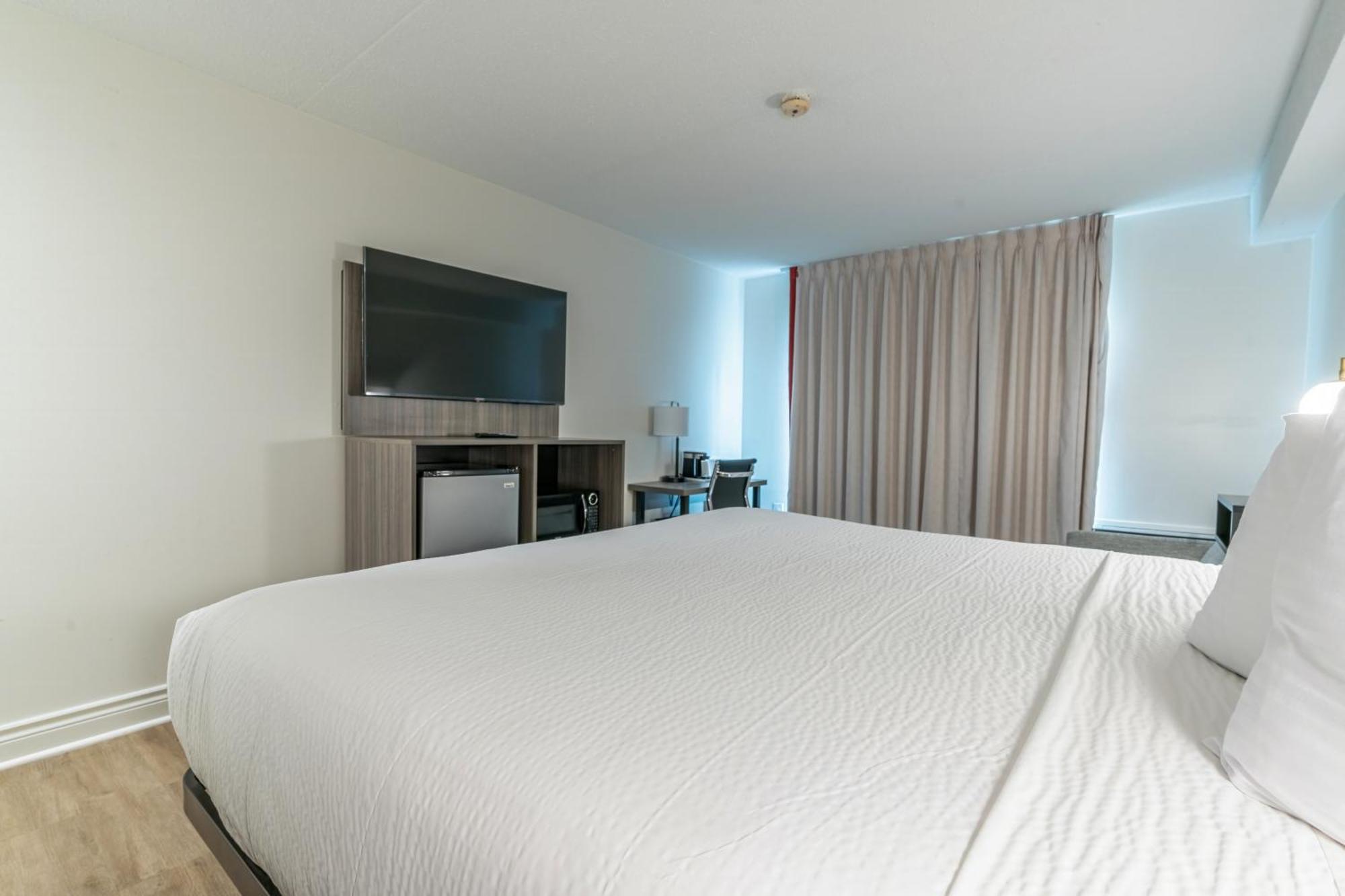 Motel Ramada By Wyndham Kingston Exterior foto