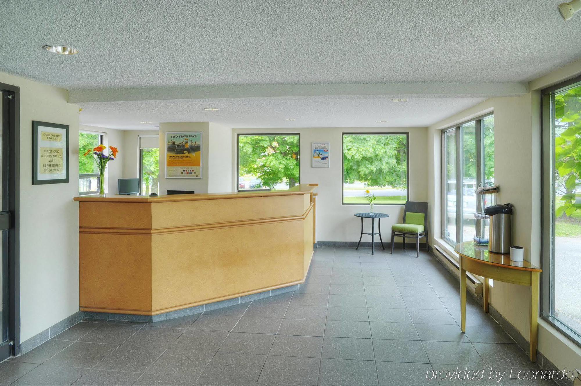 Motel Ramada By Wyndham Kingston Exterior foto